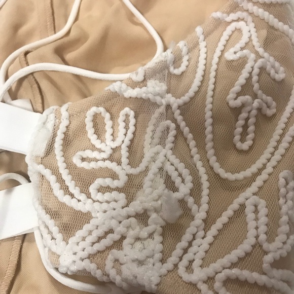 Tobi backless Top - Picture 3 of 4